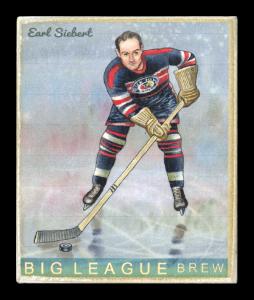 Picture, Helmar Brewing, Helmar R319 Hockey Card # 42, Earl SEIBERT, Hockey puck in front, leaning with stick, Chicago Black Hawks