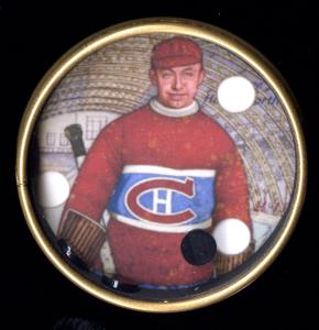 Picture, Helmar Brewing, Hockey Icers Card # 11, George HAINSWORTH, Dexterity hand puzzle. Red cap, arched ceiling, Montreal Canadiens
